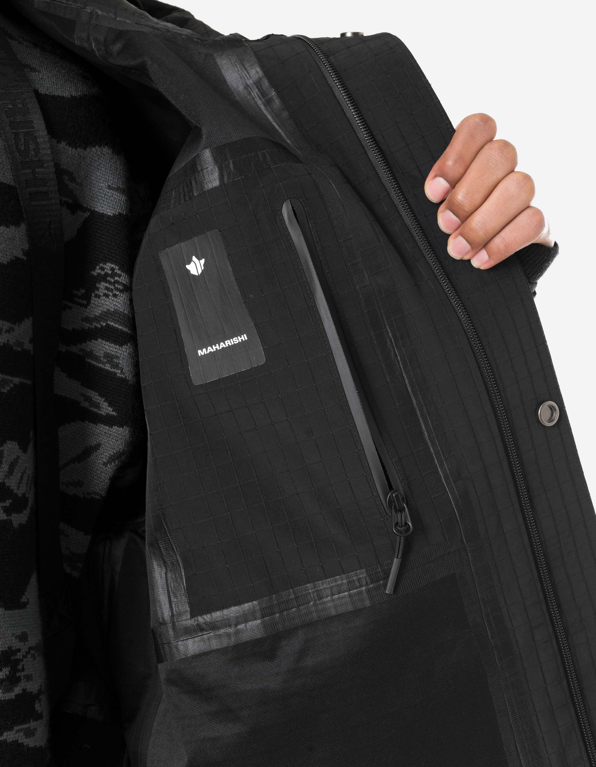 7200 Waterproof Tech Long Parka Black - Image 10